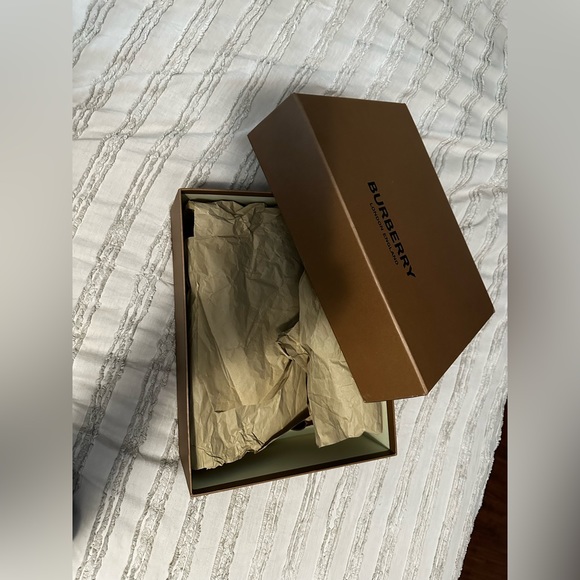 OFFERS WELCOME!! Women’s Authentic Vintage Burberry Burgundy Boots. Size: 38.5 - Picture 6 of 7